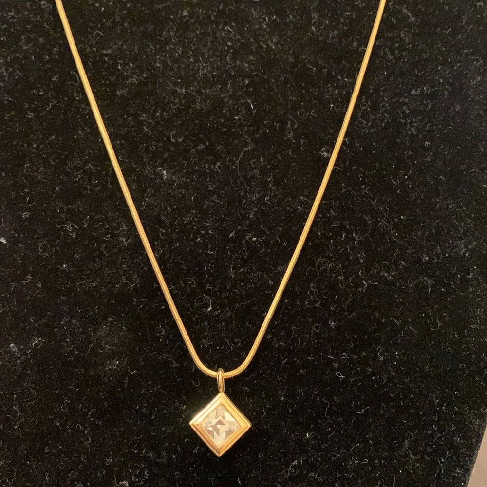 Simple rhinestone necklace